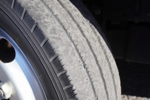 いすゞ エルフ TRG-NLR85AN(2WD)の写真9