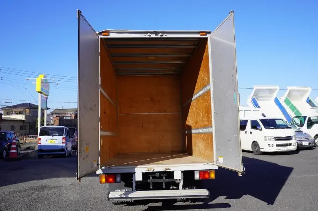 いすゞ エルフ TRG-NLR85AN(2WD)の写真23