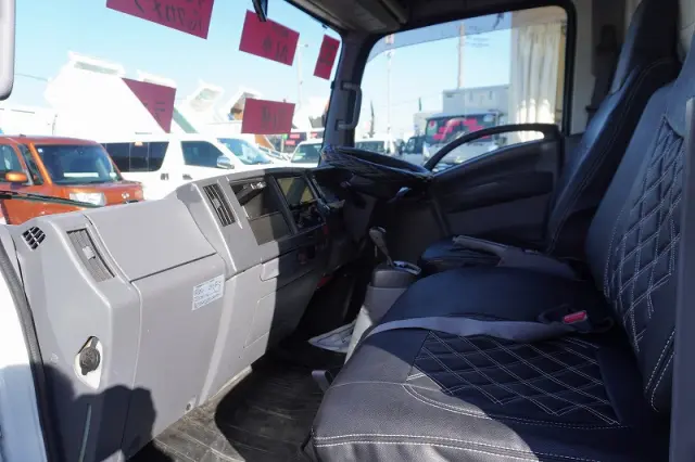 いすゞ エルフ TRG-NLR85AN(2WD)の写真36