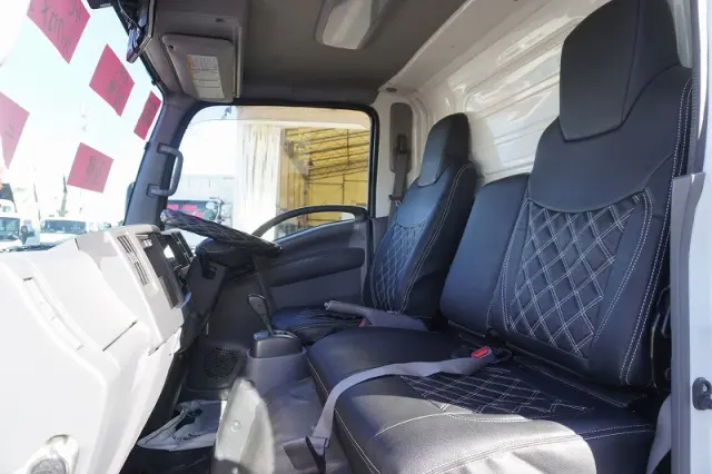 いすゞ エルフ TRG-NLR85AN(2WD)の写真37