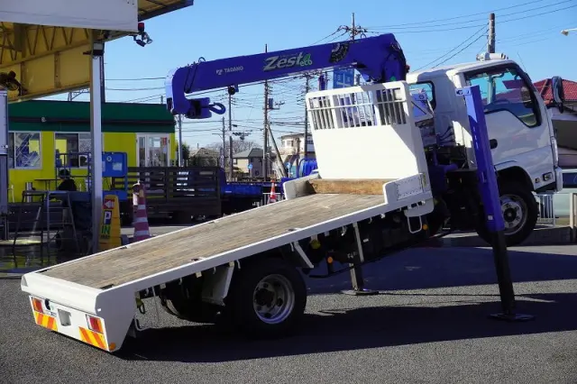 いすゞ エルフ SKG-NKR85YN(2WD)の写真9