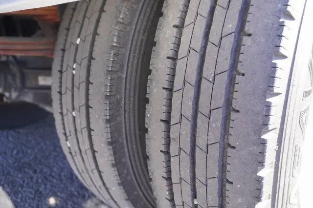 いすゞ エルフ SKG-NKR85YN(2WD)の写真11