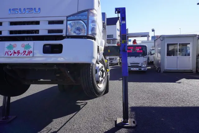 いすゞ エルフ SKG-NKR85YN(2WD)の写真14