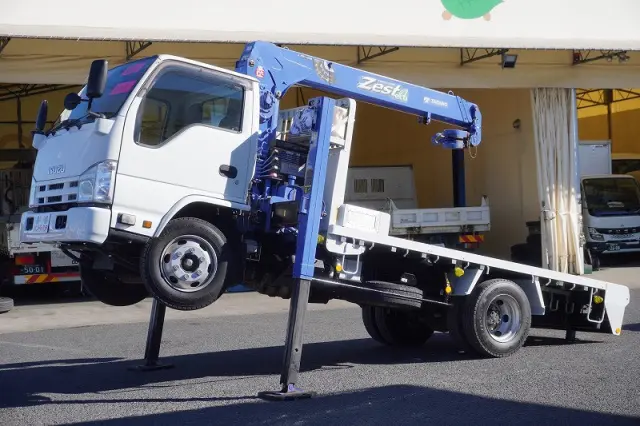 いすゞ エルフ SKG-NKR85YN(2WD)の写真17