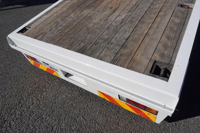 いすゞ エルフ SKG-NKR85YN(2WD)の写真19