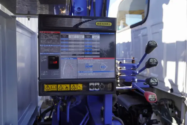 いすゞ エルフ SKG-NKR85YN(2WD)の写真25