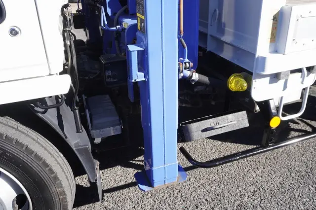 いすゞ エルフ SKG-NKR85YN(2WD)の写真28