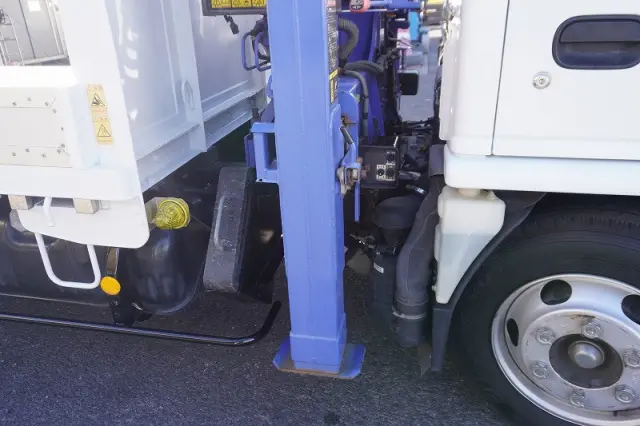 いすゞ エルフ SKG-NKR85YN(2WD)の写真29