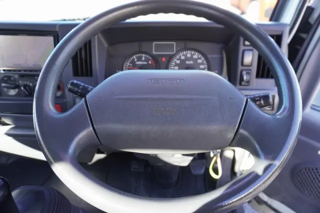 いすゞ エルフ SKG-NKR85YN(2WD)の写真40