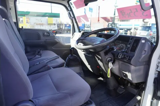 いすゞ エルフ SKG-NKR85YN(2WD)の写真48