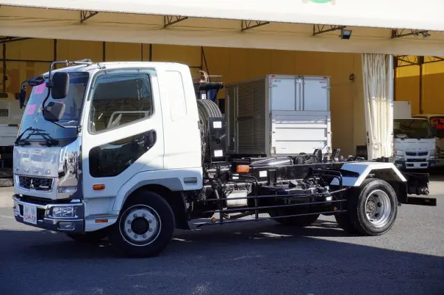 三菱 ファイター 2KG-FK62FZ(2WD)の写真1