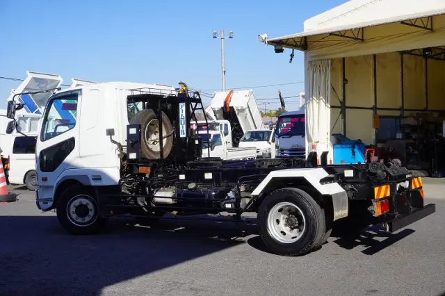 三菱 ファイター 2KG-FK62FZ(2WD)の写真7