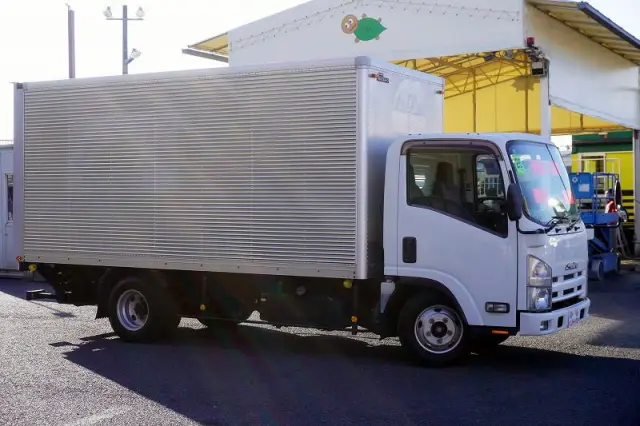 いすゞ エルフ TKG-NMR85AN(2WD)の写真6