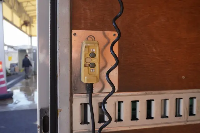 いすゞ エルフ TKG-NMR85AN(2WD)の写真23