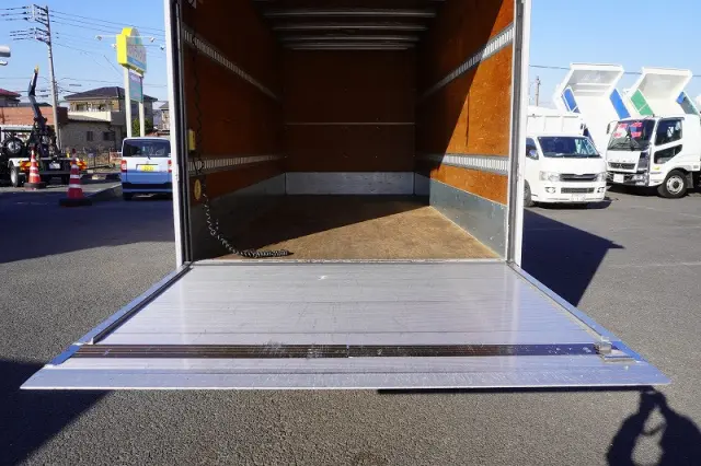 いすゞ エルフ TKG-NMR85AN(2WD)の写真25