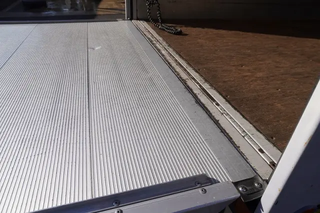 いすゞ エルフ TKG-NMR85AN(2WD)の写真26