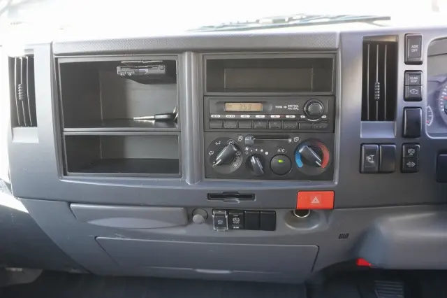 いすゞ エルフ TKG-NMR85AN(2WD)の写真34