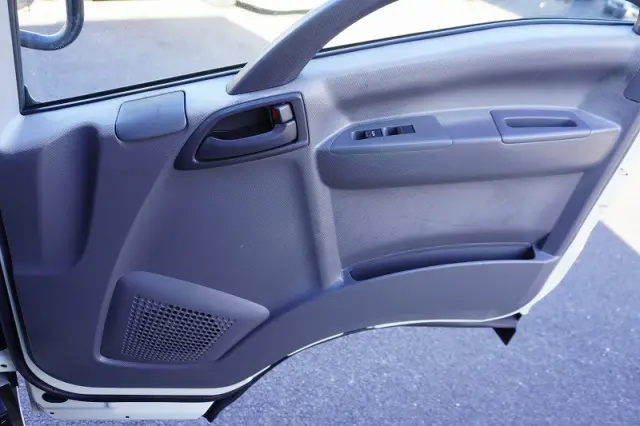 いすゞ エルフ TKG-NMR85AN(2WD)の写真38