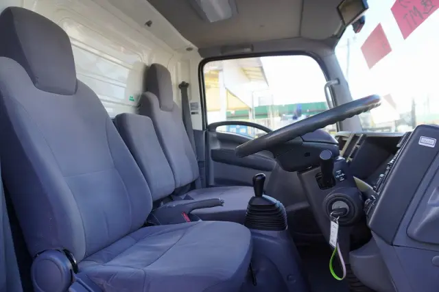 いすゞ エルフ TKG-NMR85AN(2WD)の写真39