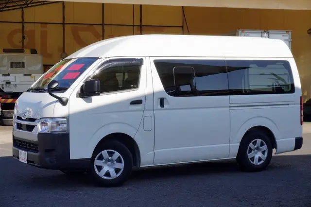 トヨタ ハイエースバン 3BF-TRH200K(2WD)の写真1