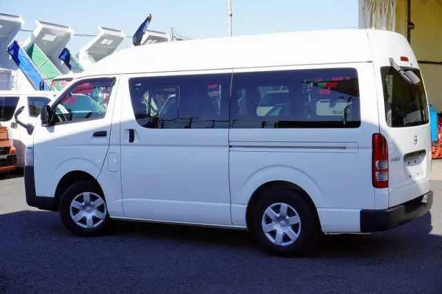 トヨタ ハイエースバン 3BF-TRH200K(2WD)の写真7