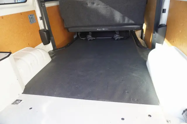 トヨタ ハイエースバン 3BF-TRH200K(2WD)の写真18