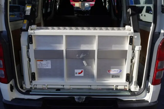 トヨタ ハイエースバン 3BF-TRH200K(2WD)の写真23