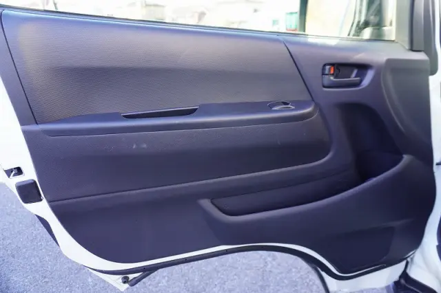 トヨタ ハイエースバン 3BF-TRH200K(2WD)の写真40