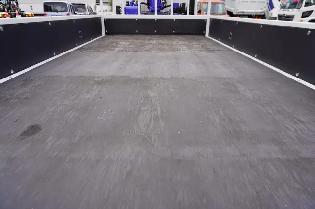 三菱 キャンター 2PG-FEB90(2WD)の写真16