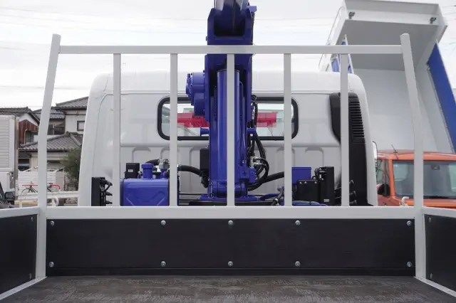 三菱 キャンター 2PG-FEB90(2WD)の写真17