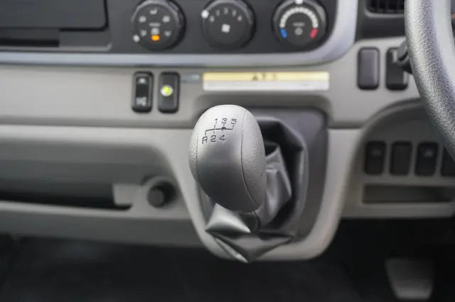 三菱 キャンター 2PG-FEB90(2WD)の写真32