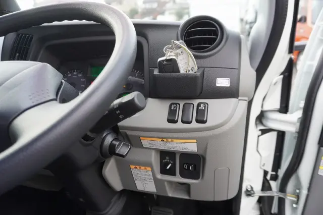 三菱 キャンター 2PG-FEB90(2WD)の写真34