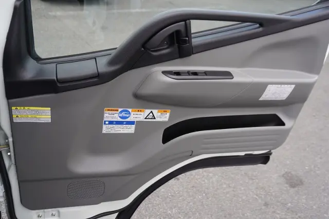 三菱 キャンター 2PG-FEB90(2WD)の写真36