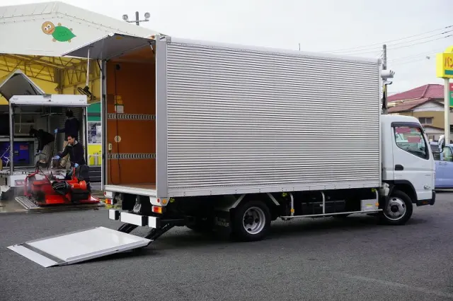 三菱 キャンター 2RG-FEB50(2WD)の写真9