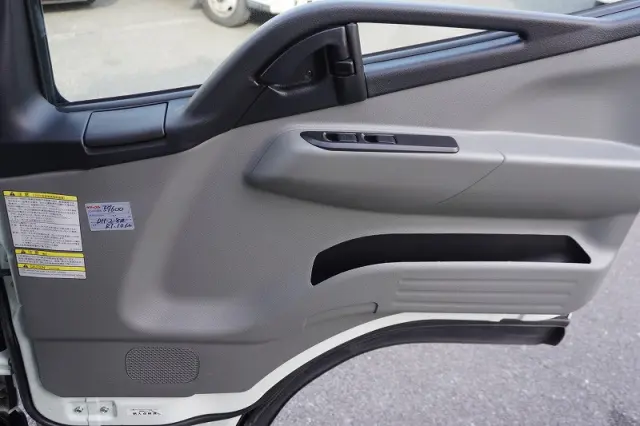 三菱 キャンター 2RG-FEB50(2WD)の写真39