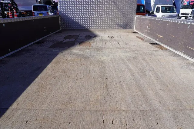 いすゞ エルフ TKG-NPR85AR(2WD)の写真18