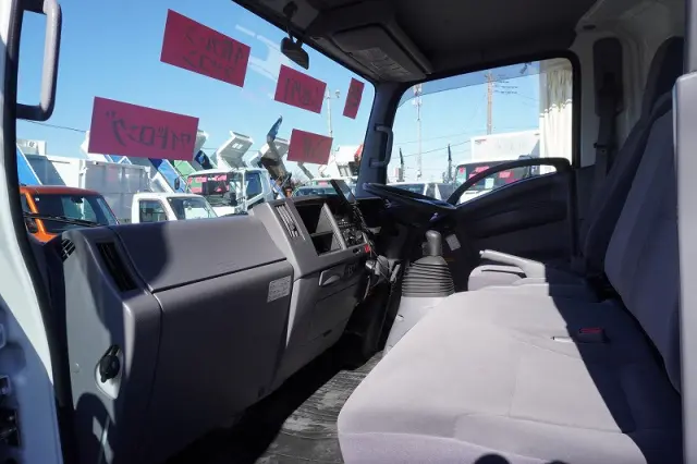 いすゞ エルフ TKG-NPR85AR(2WD)の写真44