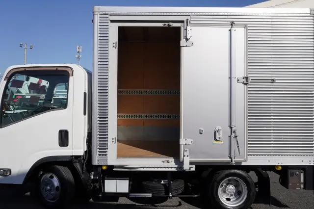 いすゞ エルフ TRG-NLR85AN(2WD)の写真19