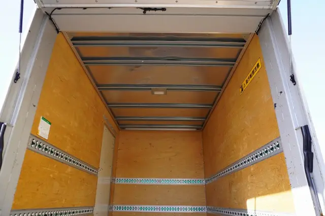 いすゞ エルフ TRG-NLR85AN(2WD)の写真22