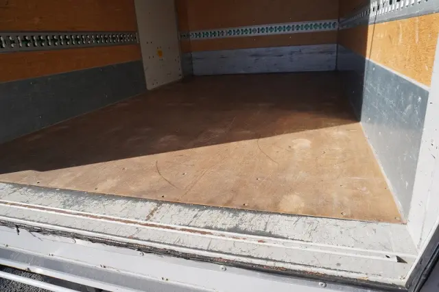 いすゞ エルフ TRG-NLR85AN(2WD)の写真23