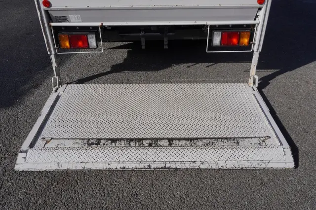 いすゞ エルフ TRG-NLR85AN(2WD)の写真25