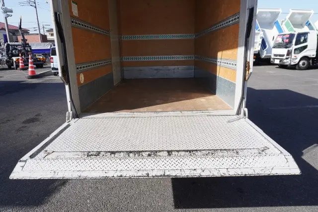 いすゞ エルフ TRG-NLR85AN(2WD)の写真27