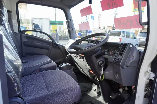 いすゞ エルフ TRG-NLR85AN(2WD)の写真41