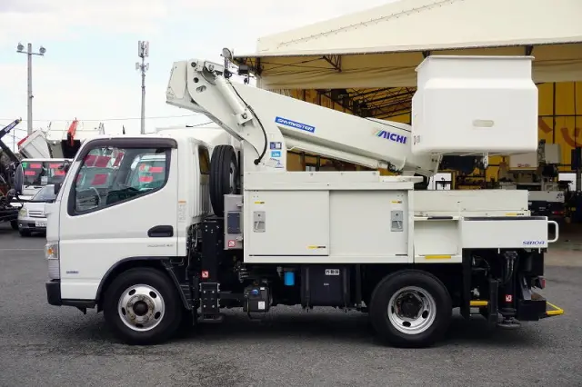 三菱 キャンター TPG-FEA50(2WD)の写真3