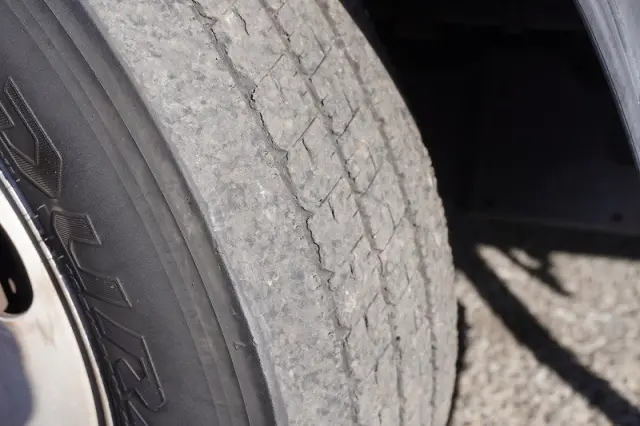 いすゞ エルフ TRG-NMR85AN(2WD)の写真9