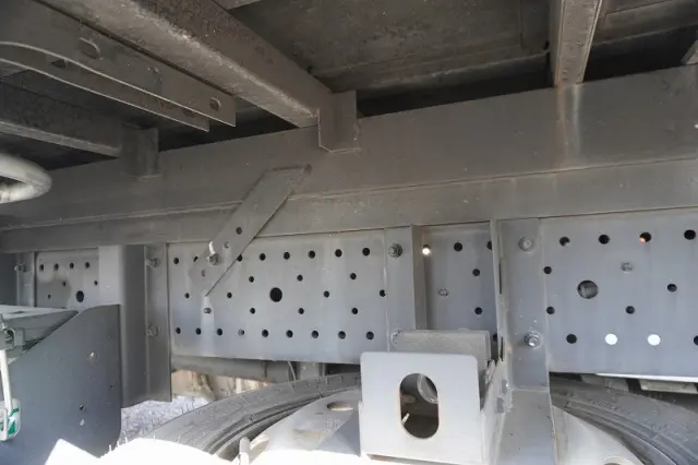 いすゞ エルフ TRG-NMR85AN(2WD)の写真12