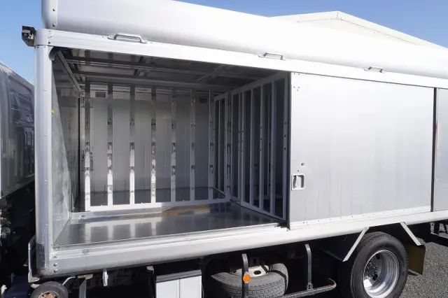 いすゞ エルフ TRG-NMR85AN(2WD)の写真18