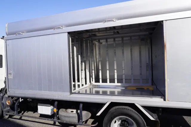 いすゞ エルフ TRG-NMR85AN(2WD)の写真19