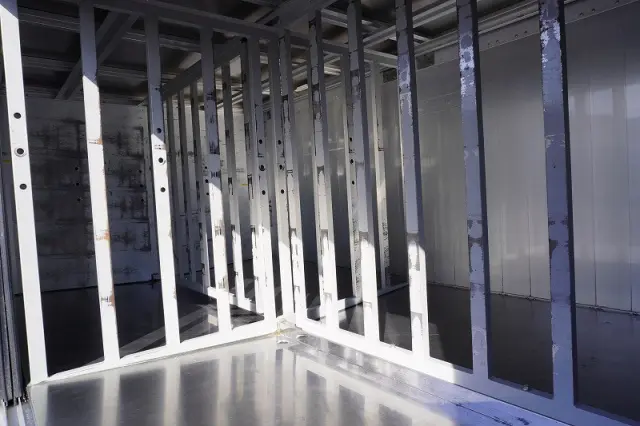 いすゞ エルフ TRG-NMR85AN(2WD)の写真20