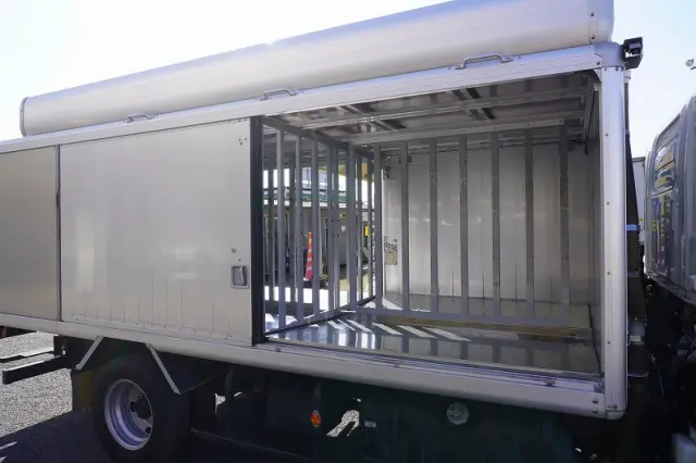 いすゞ エルフ TRG-NMR85AN(2WD)の写真22